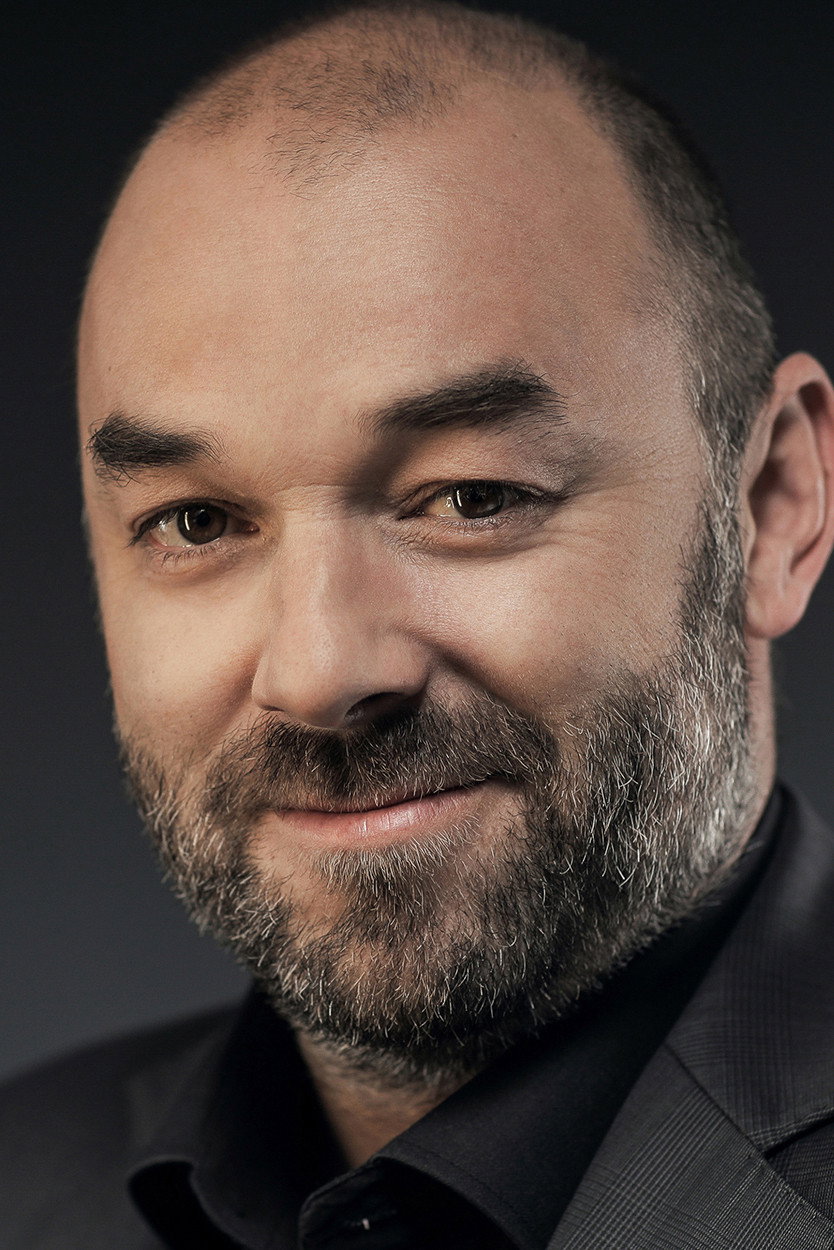 Gaber Trseglav as Kapetan in On the Sharp Edge