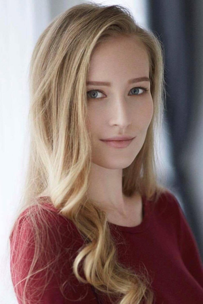 Estelle Girard Parks as Scarlett in The Ones You Didn’t Burn