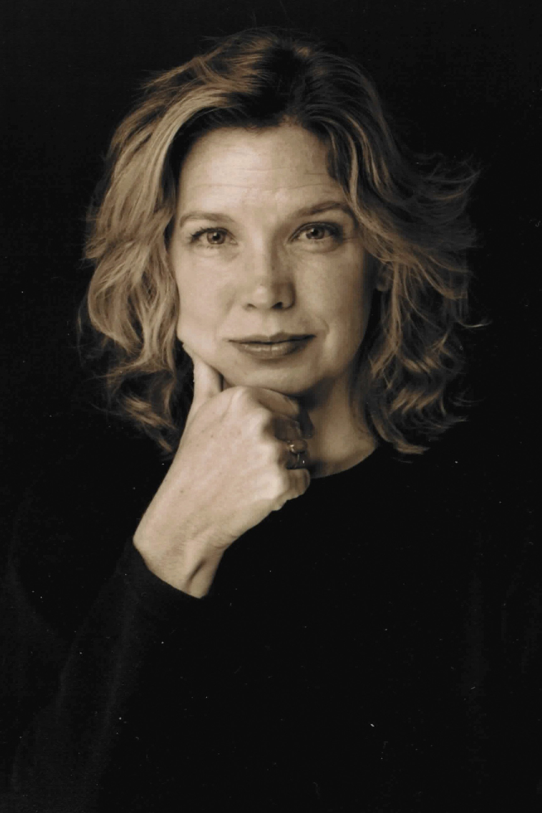 Sandy McLeod as Christine in Variety