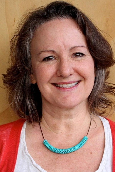 Betsy Foldes as Super John Doe's Wife (voice) in Super John Doe Junior