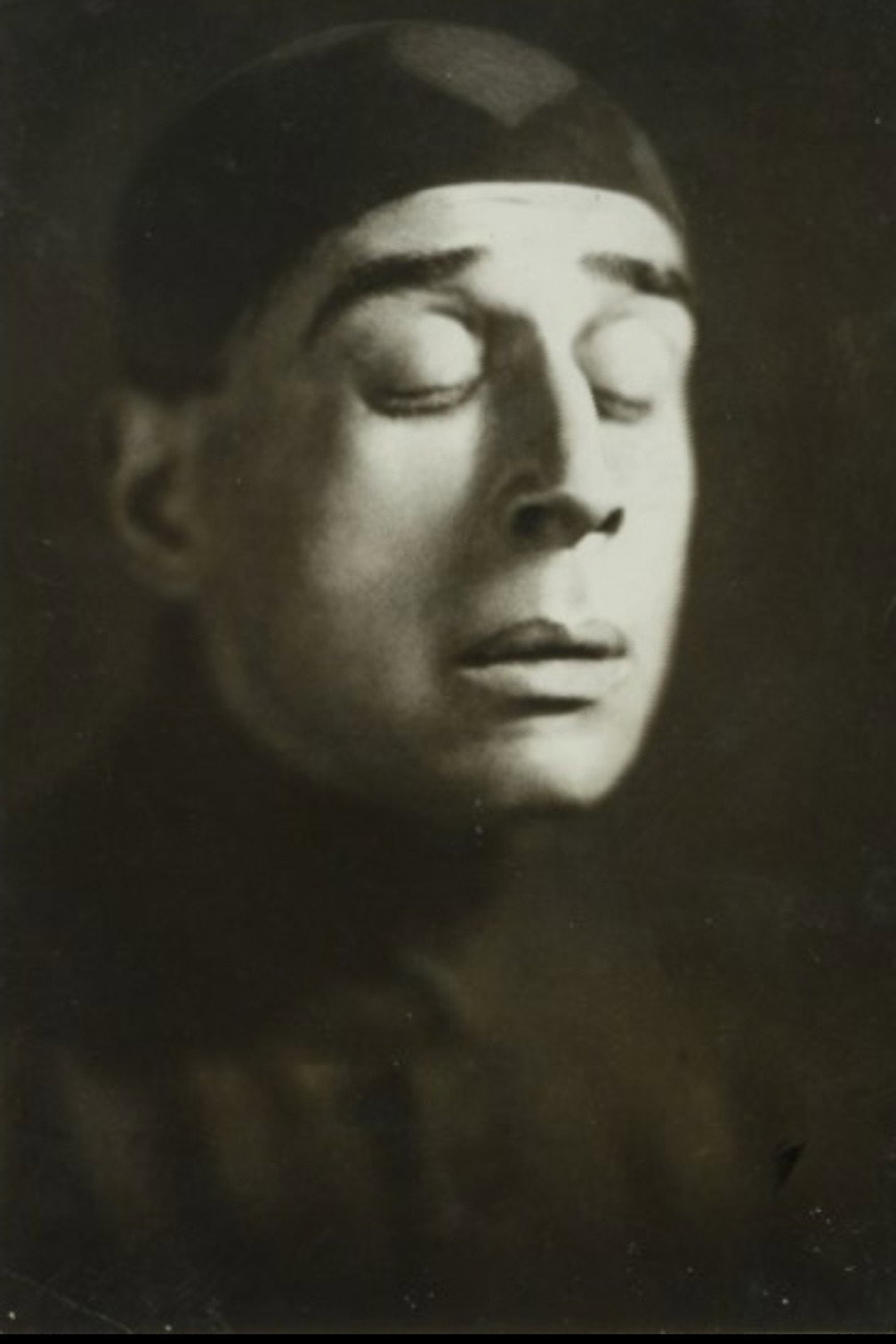 Lamberto Picasso as Vergine - Maestro di musica in The Young Caruso