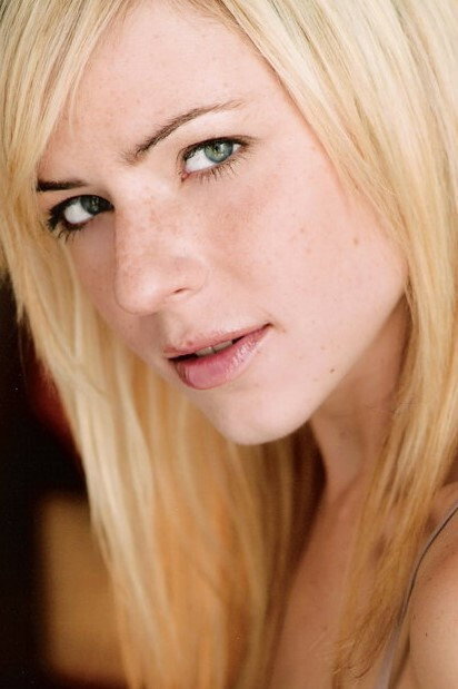 Melissa-Anne Davenport as Daphy in Holla