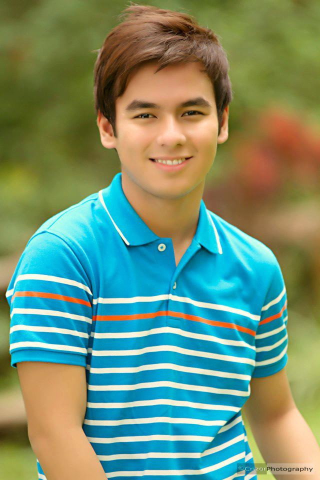 John Manalo as Erris Reyes in Mara Clara