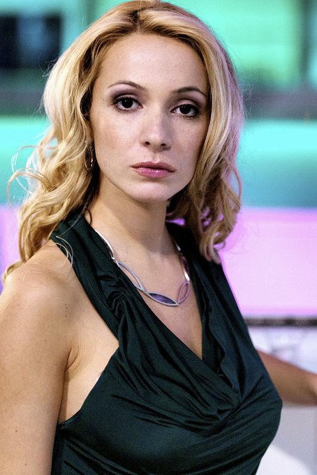 Iva Lukic as Mara in Slugs