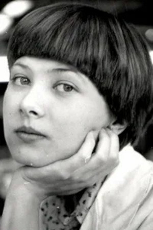 Ольга Гудкова as Lena in Cafe «Izotop»