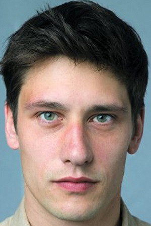Владимир Гуськов as Igor in The Nerd's Confession