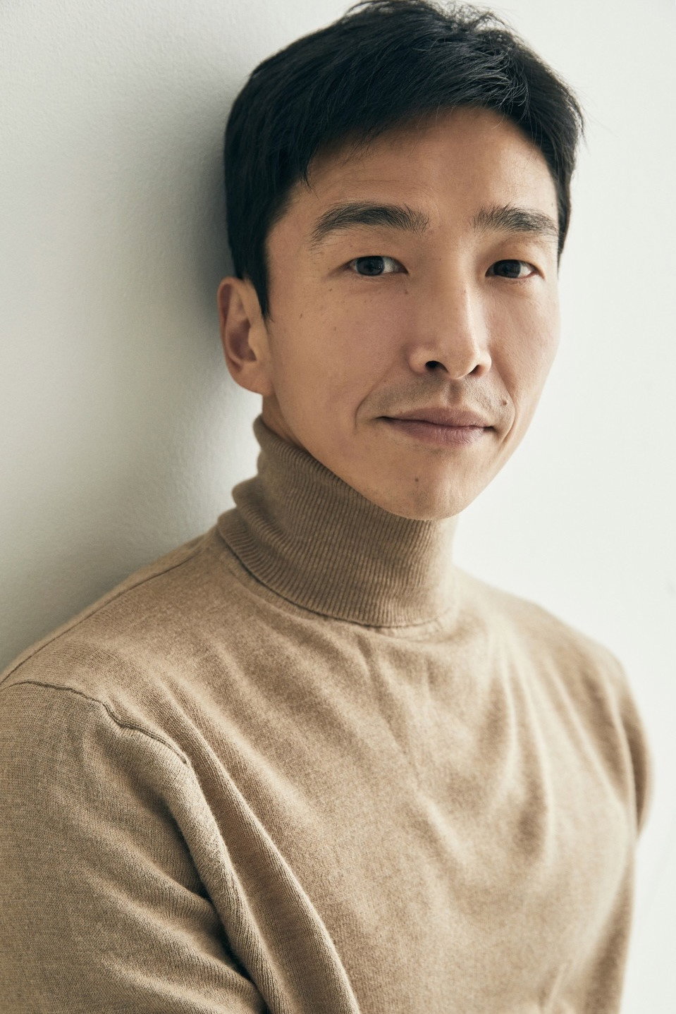 Min Sang-cheol as Mu-gyung in Bring Me the Head of a Smiling Pig