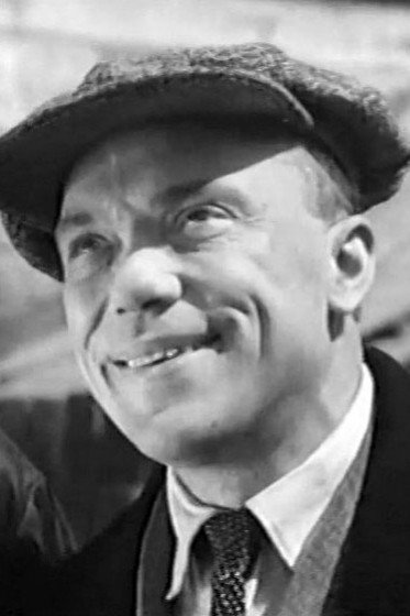 Вячеслав Новиков as Master at the technical college in Boy From the Outskirts