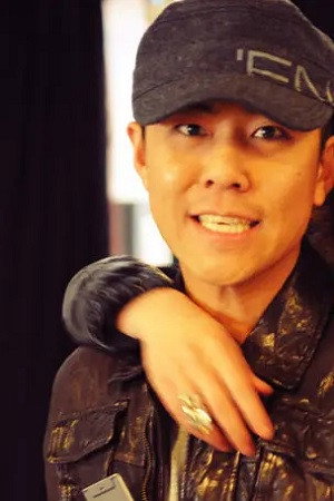 李爽 as Weidong in Lan Yu