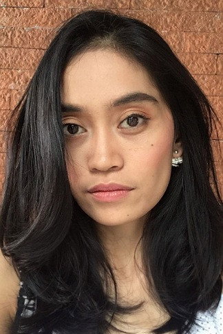 Sekar Sari as Santi in Kajiman: Iblis Terkejam Penagih Janji