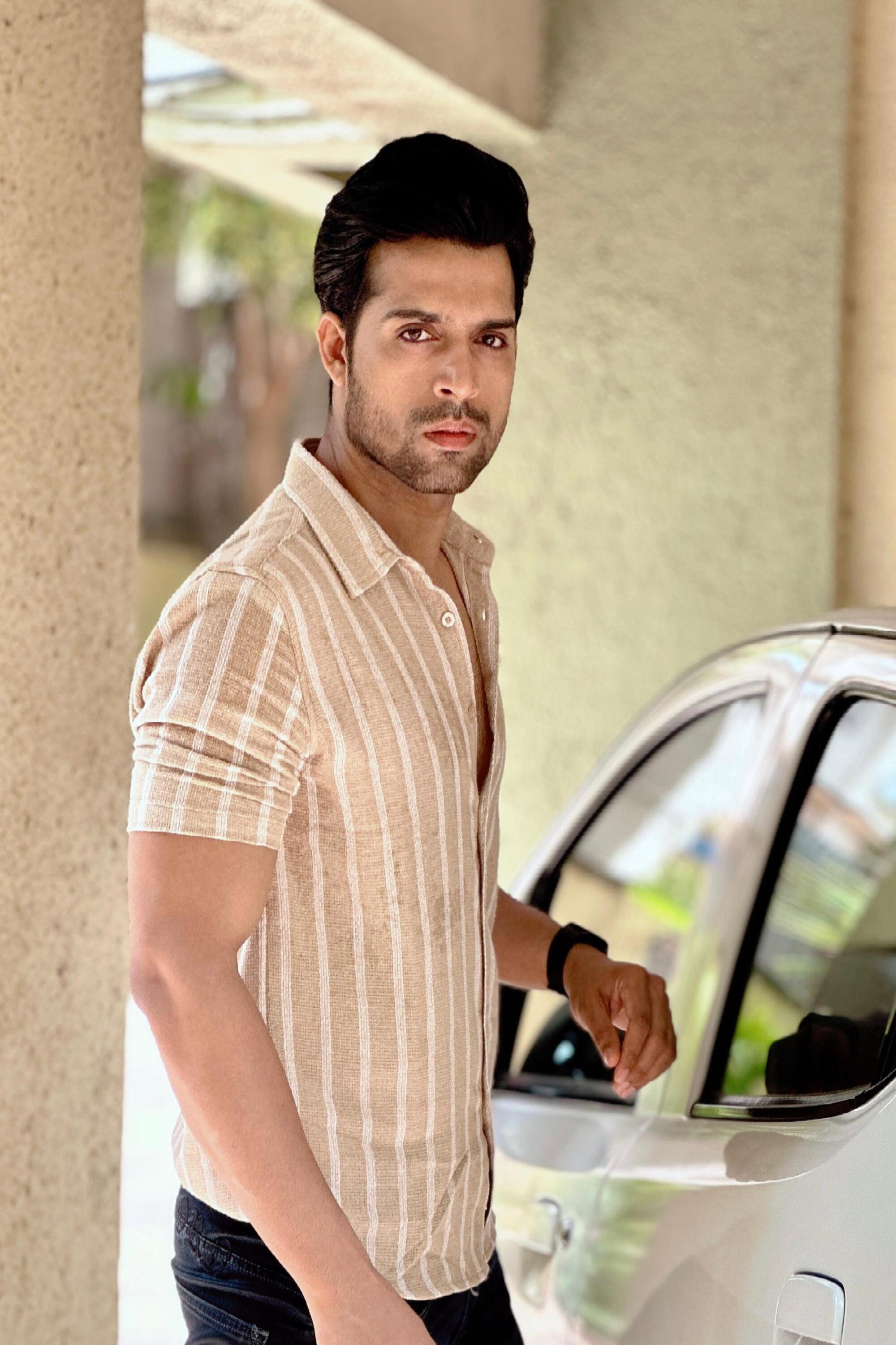 Farhan Qureshii as Monty in Darranchhoo