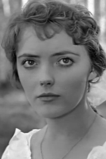Larisa Gordeichik as Klava in Shurka Chooses the Sea
