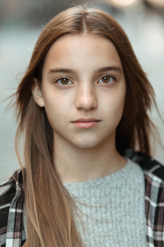 Berta Sánchez as Child Susana in La Abuela (The Grandmother)