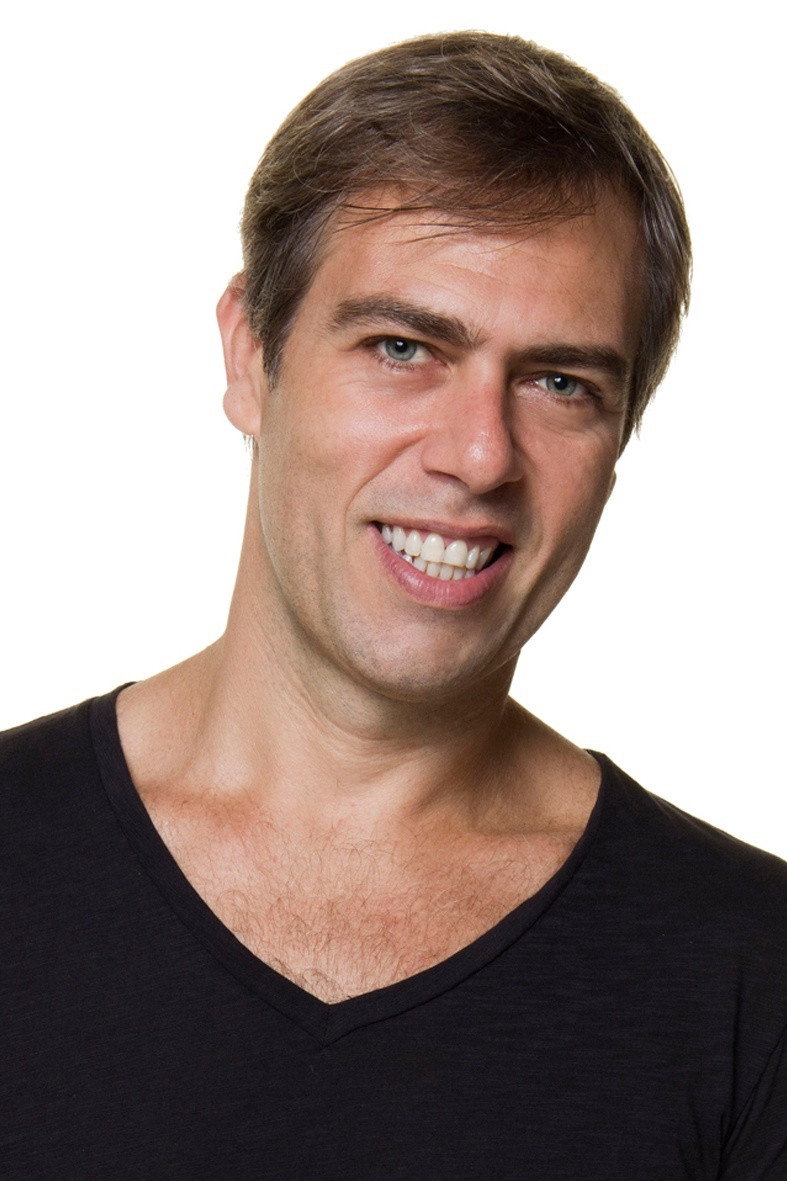 Anderson Müller as Pedro Rebento in The Honest Candidate 2