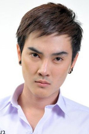 Withawat Thaokhamlue as Ton in Dangerous Boys