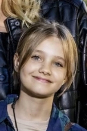 Laura Lindkvist as Anna in Familjen Andersson