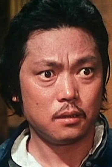 張景坡 as Opera Troupe Boss in Hocus Pocus