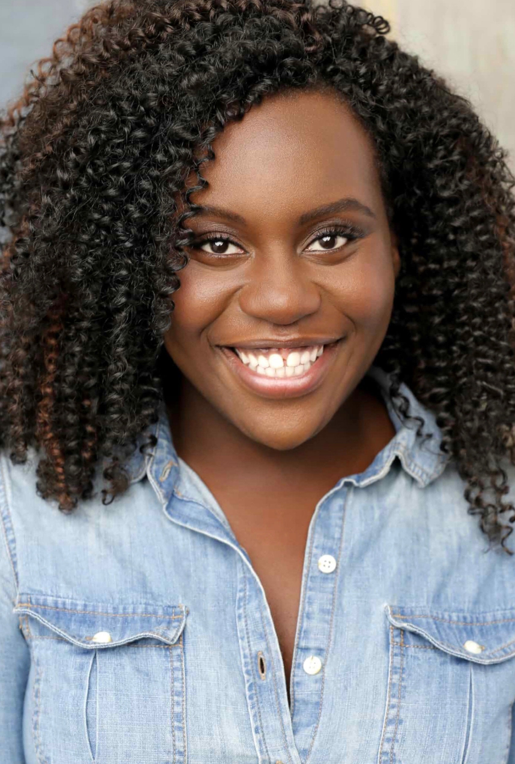Abigail Achiri as Lili in Marisol
