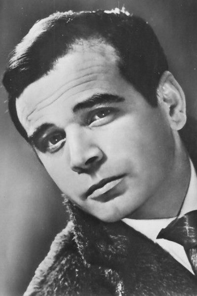 Edwin Marian as Jose der Spanier in Fünf Patronenhülsen