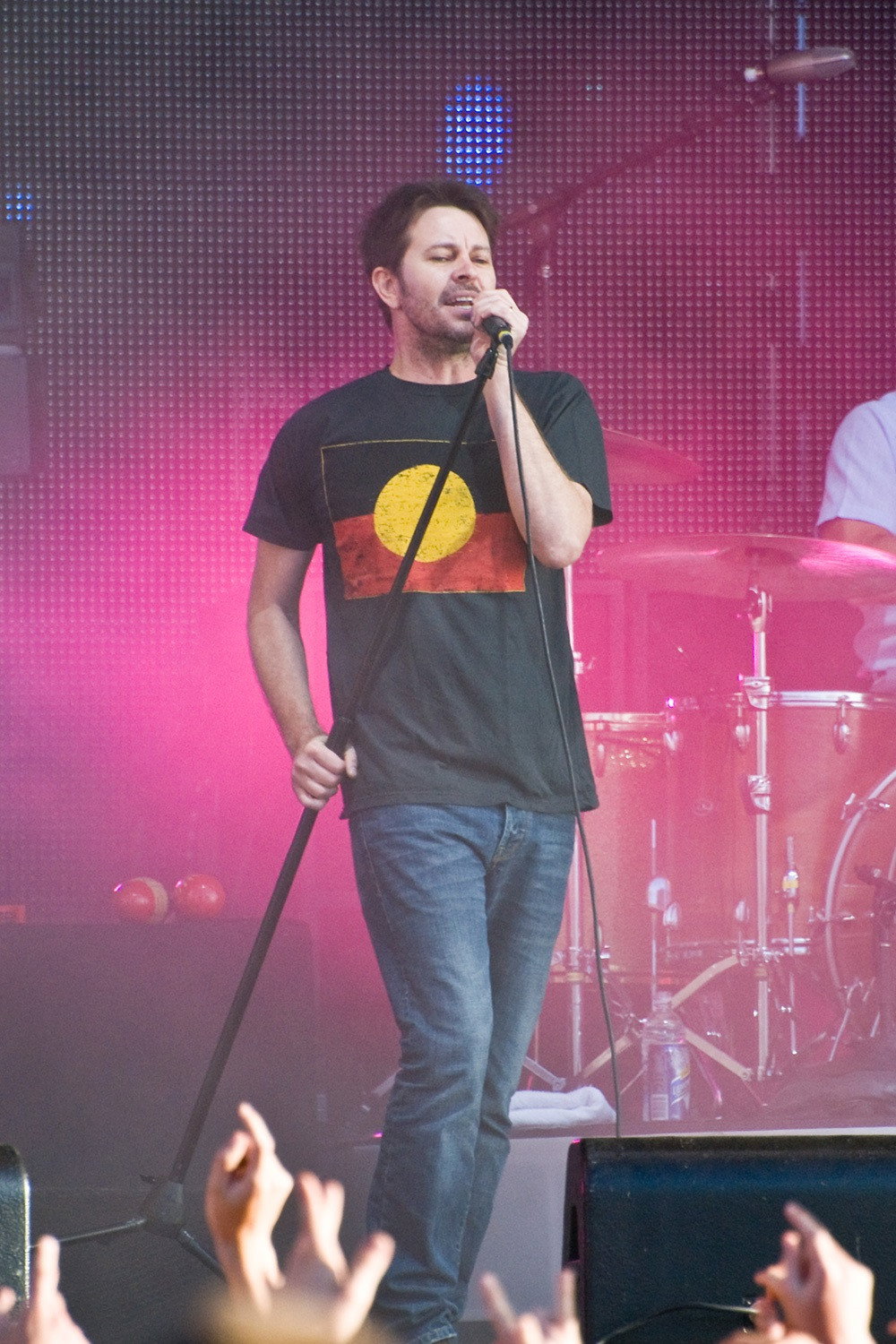 Bernard Fanning as Self in Dead Set!