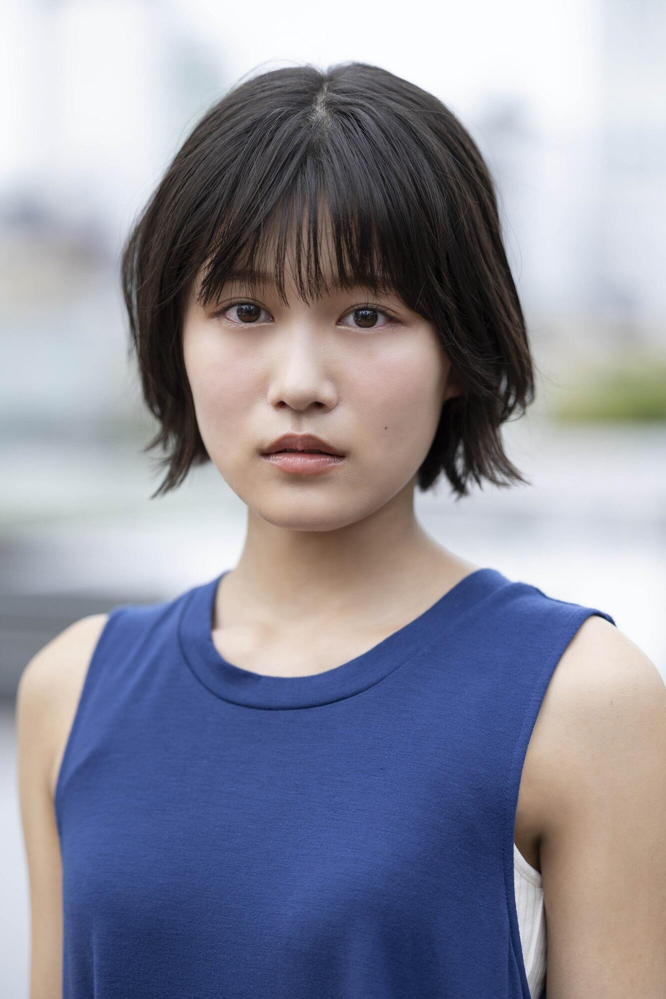 青山姫乃 as Marina in Bring Him Down to a Portable Size