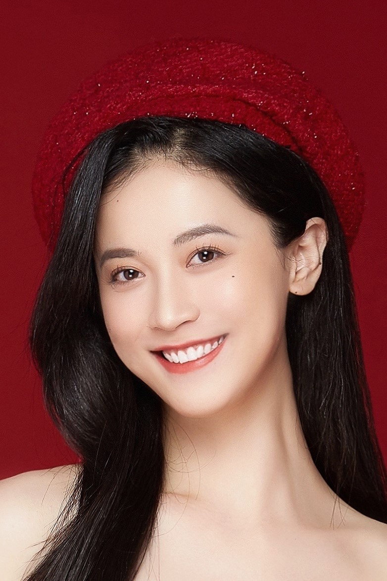 陈小瑜 as Hong Dou in Come On! Dad