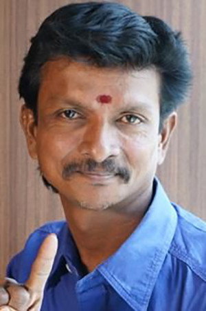 Bijili Ramesh as Drunken guy in LKG