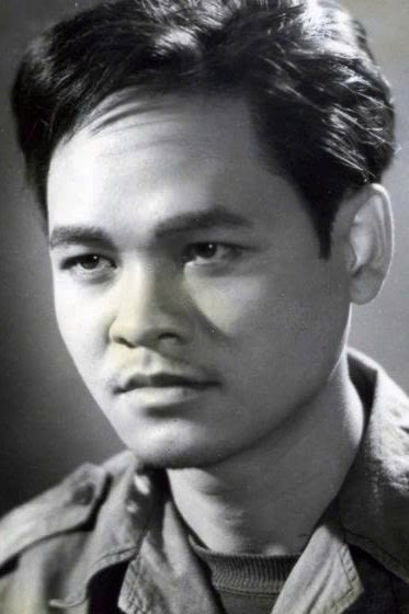 Lâm Tới as Kinh, Vietnamese soldier in Two Soldiers