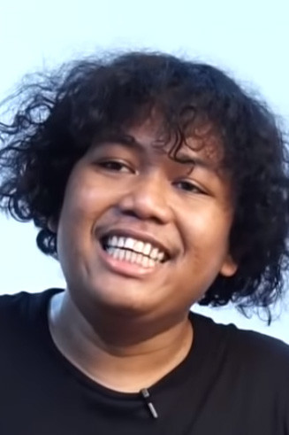 Marshel Widianto as Deden in Laundry Show