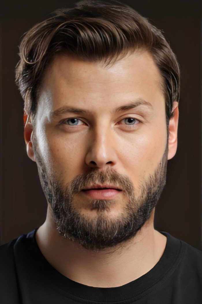 Ümit Kantarcılar as Kerem Saltuk in Vuslat