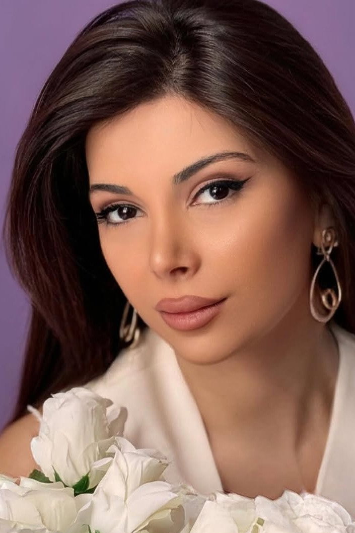 Şəbnəm Aliyeva as Ləman in Yad Qohumlar