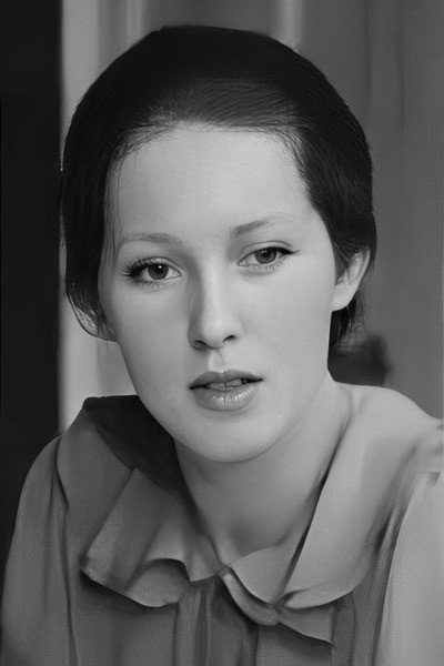 Татьяна Ронами as Nina in Something with the Telephone