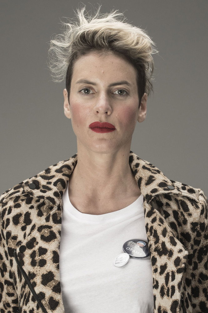 Nina Rung as Herself in Stringtrosan - Troslådans dramaqueen