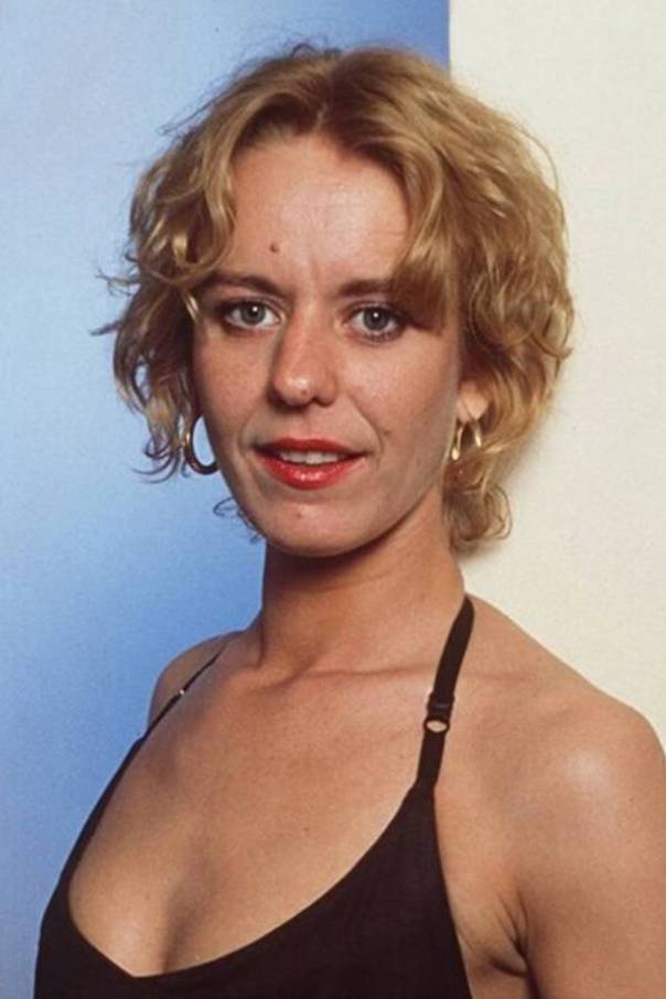 Beatrice Manowski as Marion Niplowski [Nippelsuse] in Drop Out