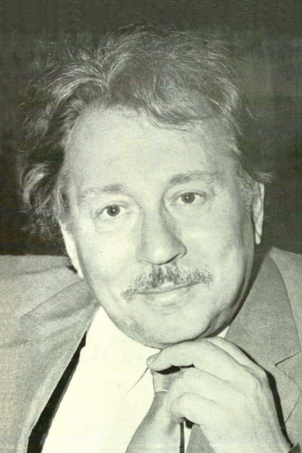 Petre Gheorghiu as Seful Garii in Steaua fără nume