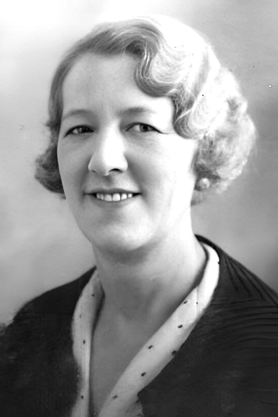Florence Gregson as Mrs. Shuttleworth in No Limit