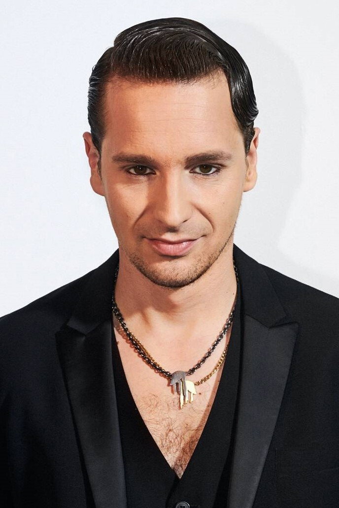 Krzysztof Zalewski as Mieczysław 'Rój' Dziemieszkiewicz in Historia Roja