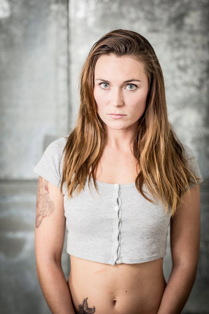 Charlotte Anne Bongaerts as Eva Laurillard in Morten