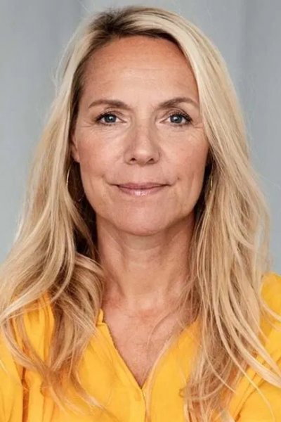 Alberte Winding as Karen Mitchles (voice) in Dreambuilders