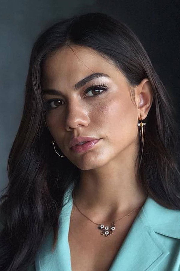 Demet Özdemir as Nisan in Esref's Dream