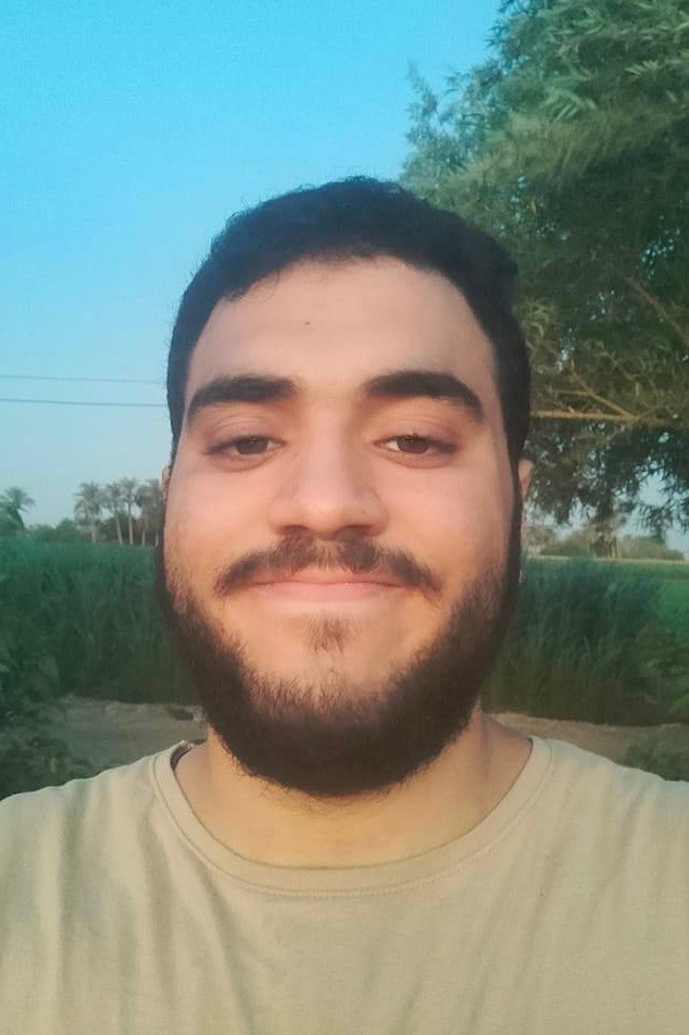 Ibrahim Ali as Young man in Brake