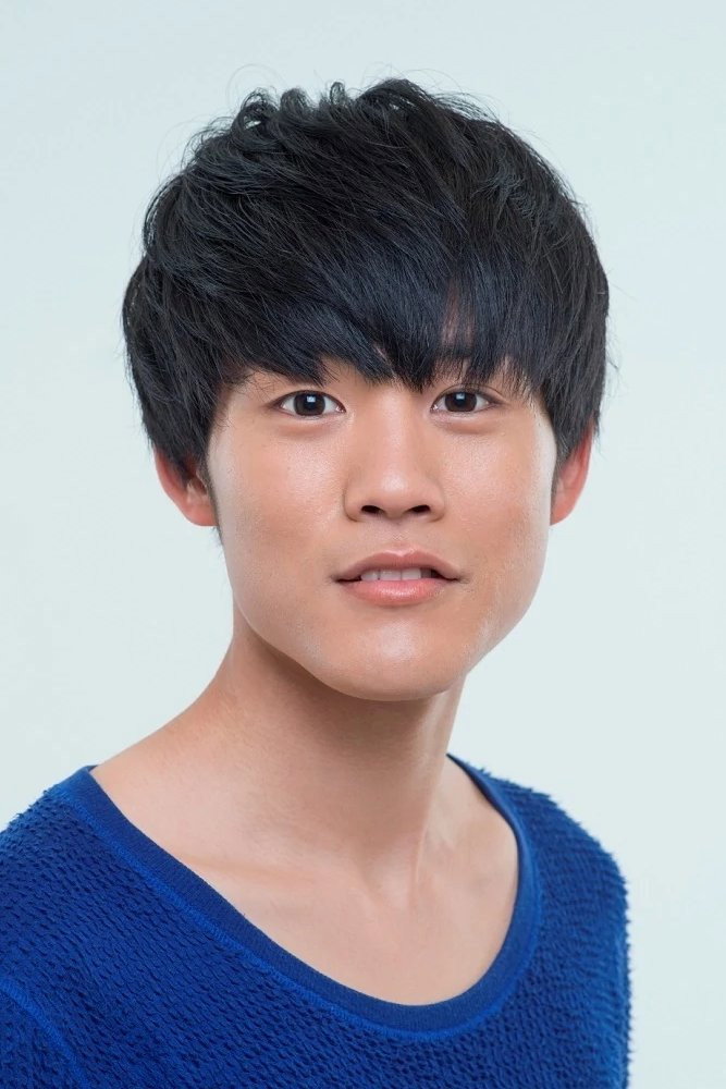 上川周作 as Aoyama's Friend in Theatre: A Love Story