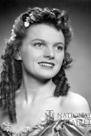 Nøste Schwab as Kajas mor in Wives