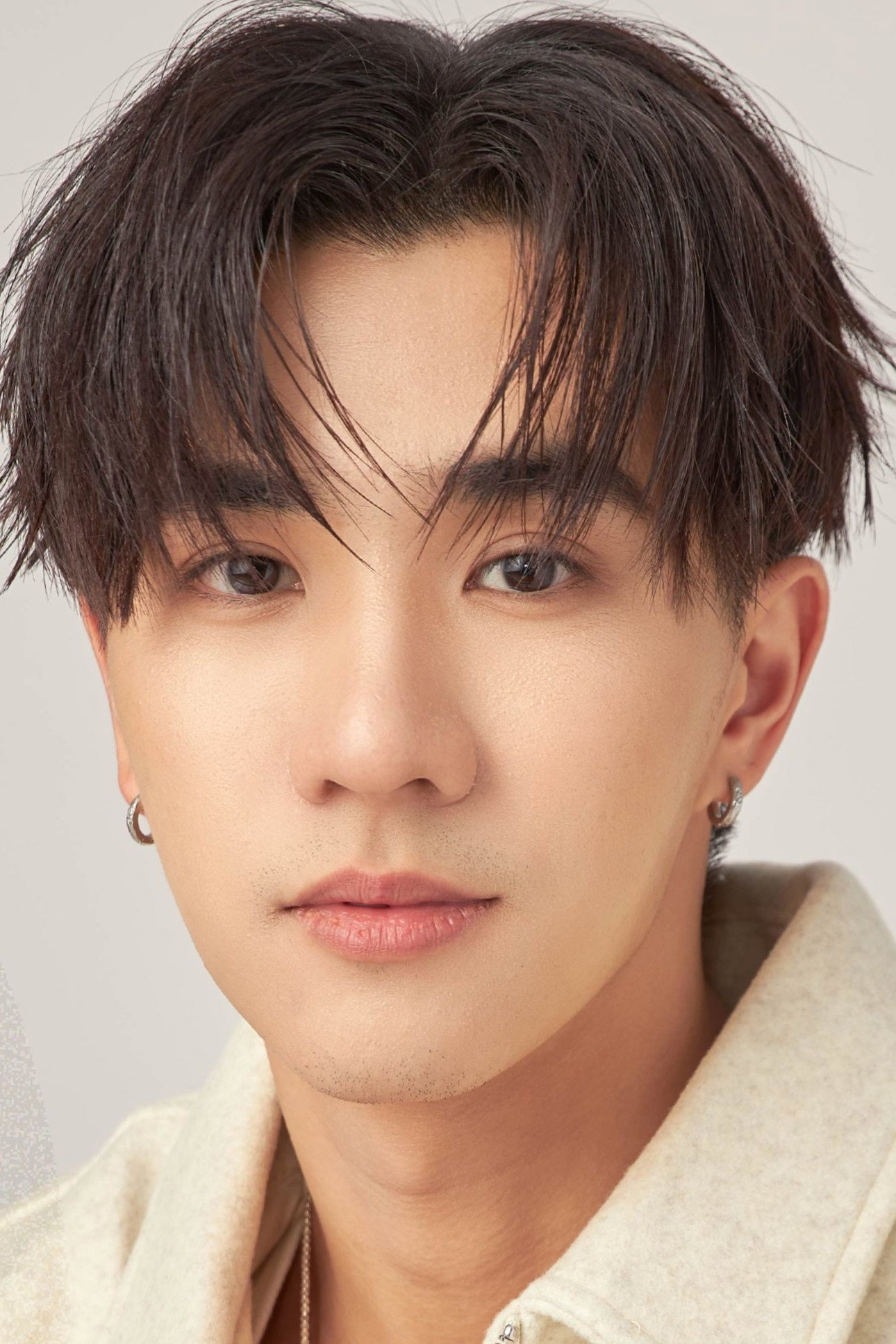 ธนพนธ์ สุขุมพันธนาสาร as Kanghan in Dangerous Romance