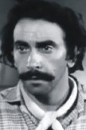 Jorge Karan as Cangaceiro Zoroastro in Quelé do Pajeú