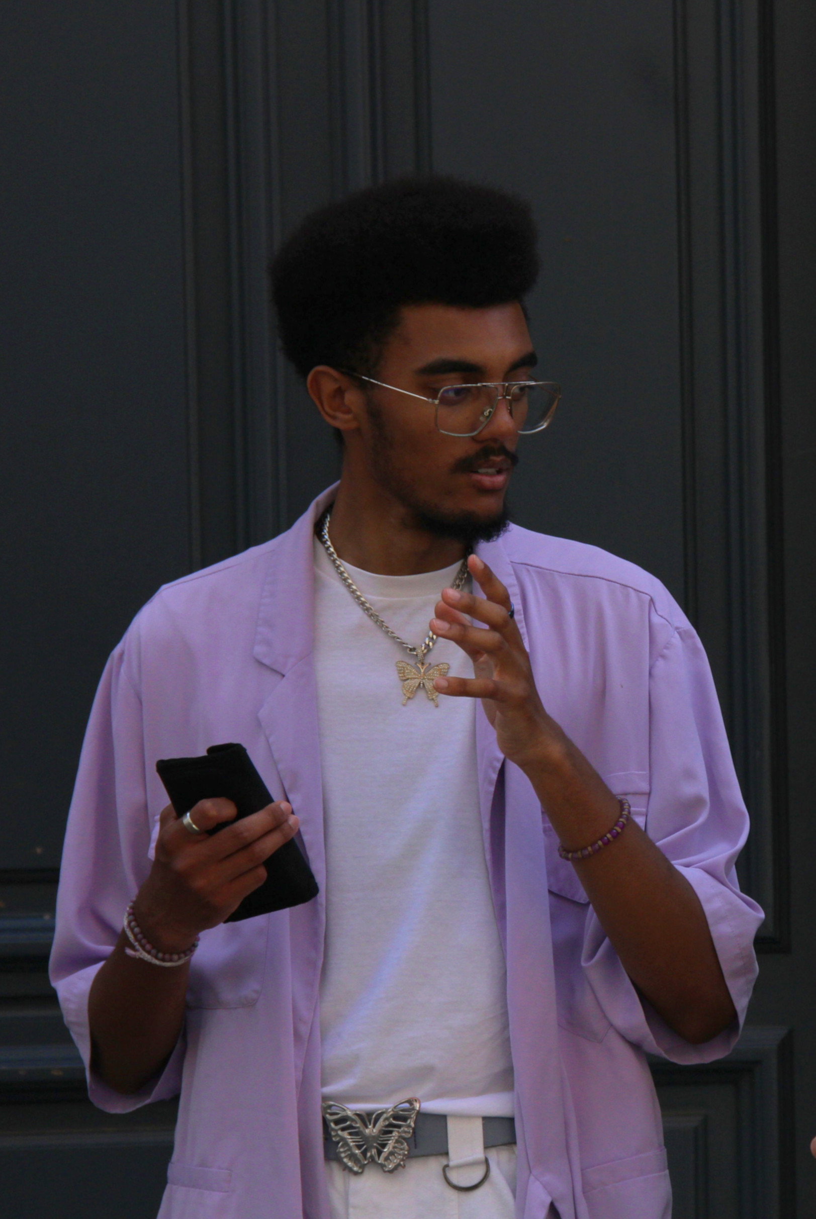 Jayson Malhana as Lui in OVNI