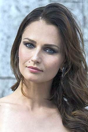 Anna Safroncik as Maruska in C'era un cinese in coma