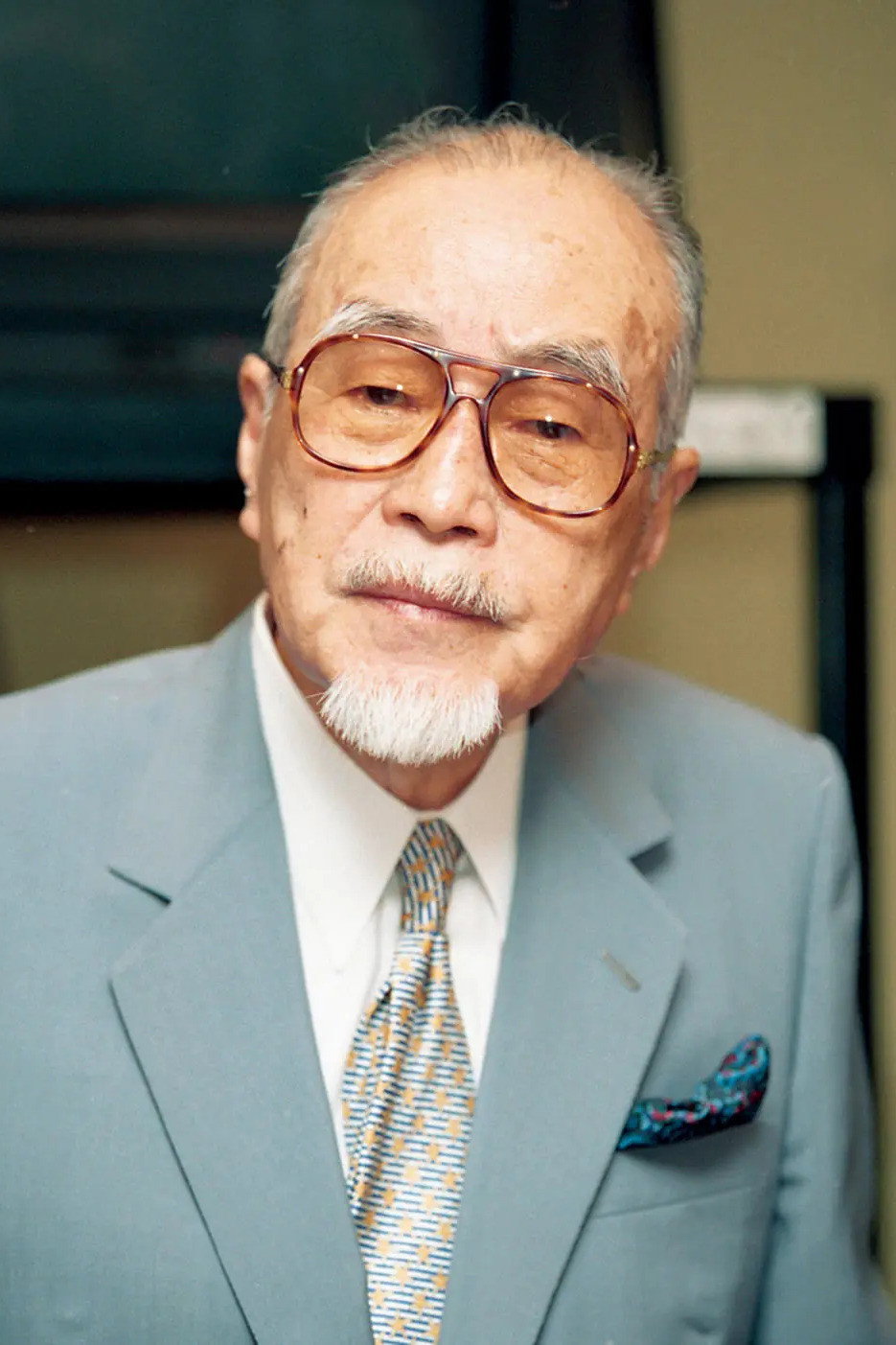 森繁久彌 as Personnel Chief in Third Class Executives