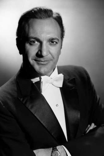 Giorgio Tozzi as Dottore in Shamus