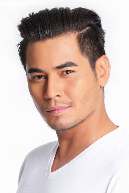 Fabio Ide as Victor in Purificacion